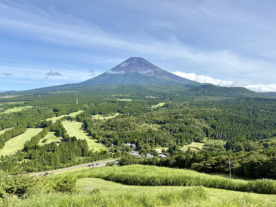 十里木高原と富士山（越前岳）