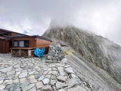 穂高岳山荘から白出沢へ